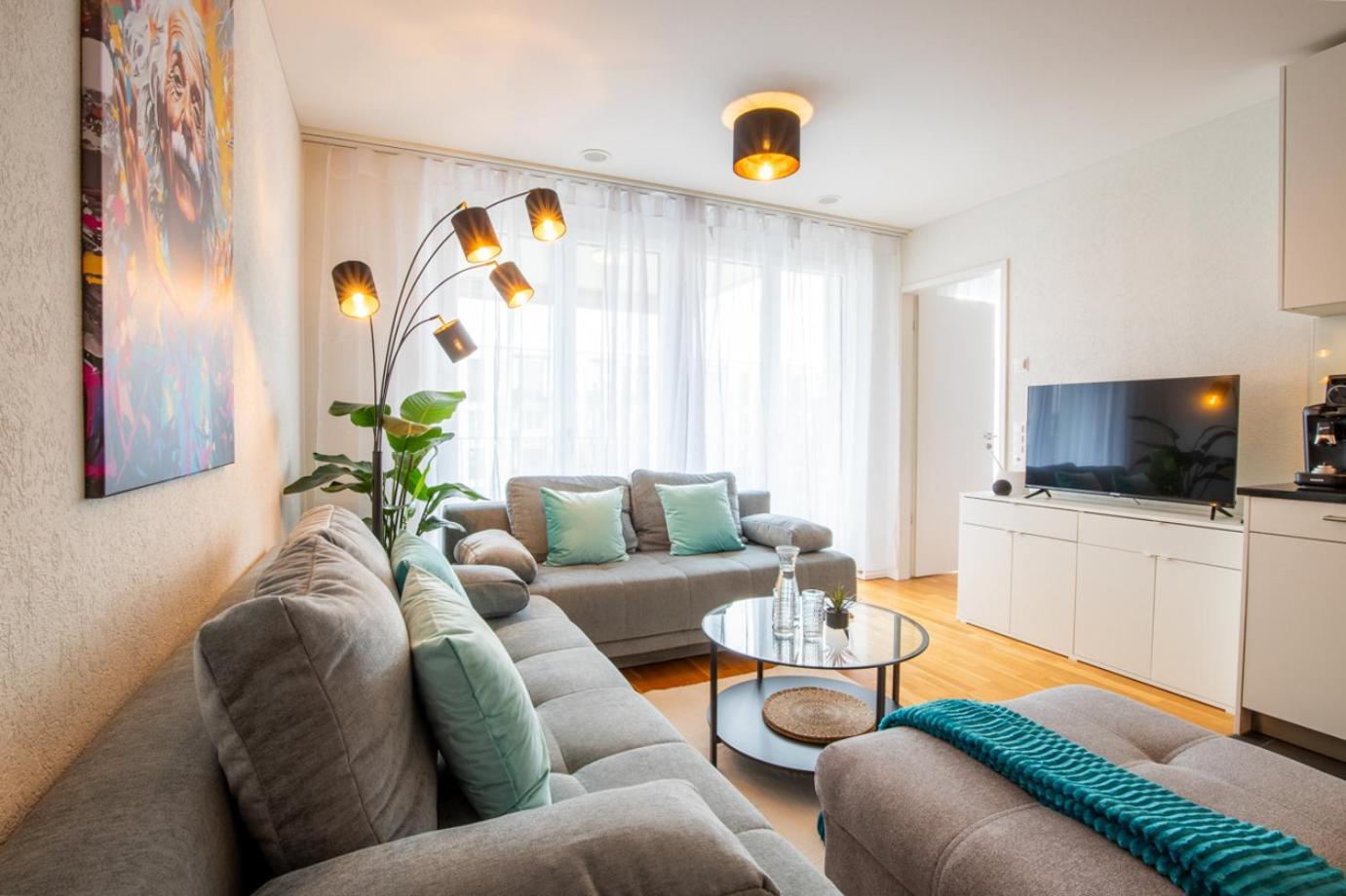 Apartment Special Einstein I Basel, Messe Kleinbasel 10-star Basel