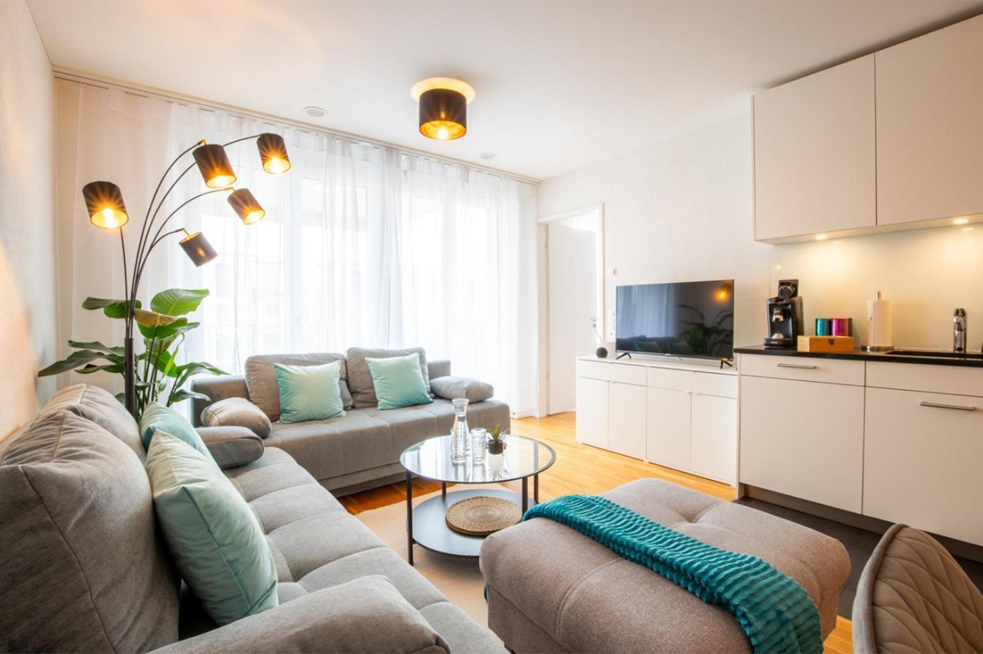 Apartment Special Einstein I Basel, Messe Kleinbasel 10-star