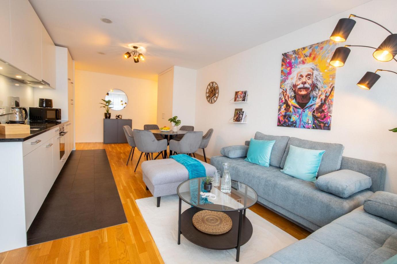 Apartment Special Einstein I Basel, Messe Kleinbasel 10-star